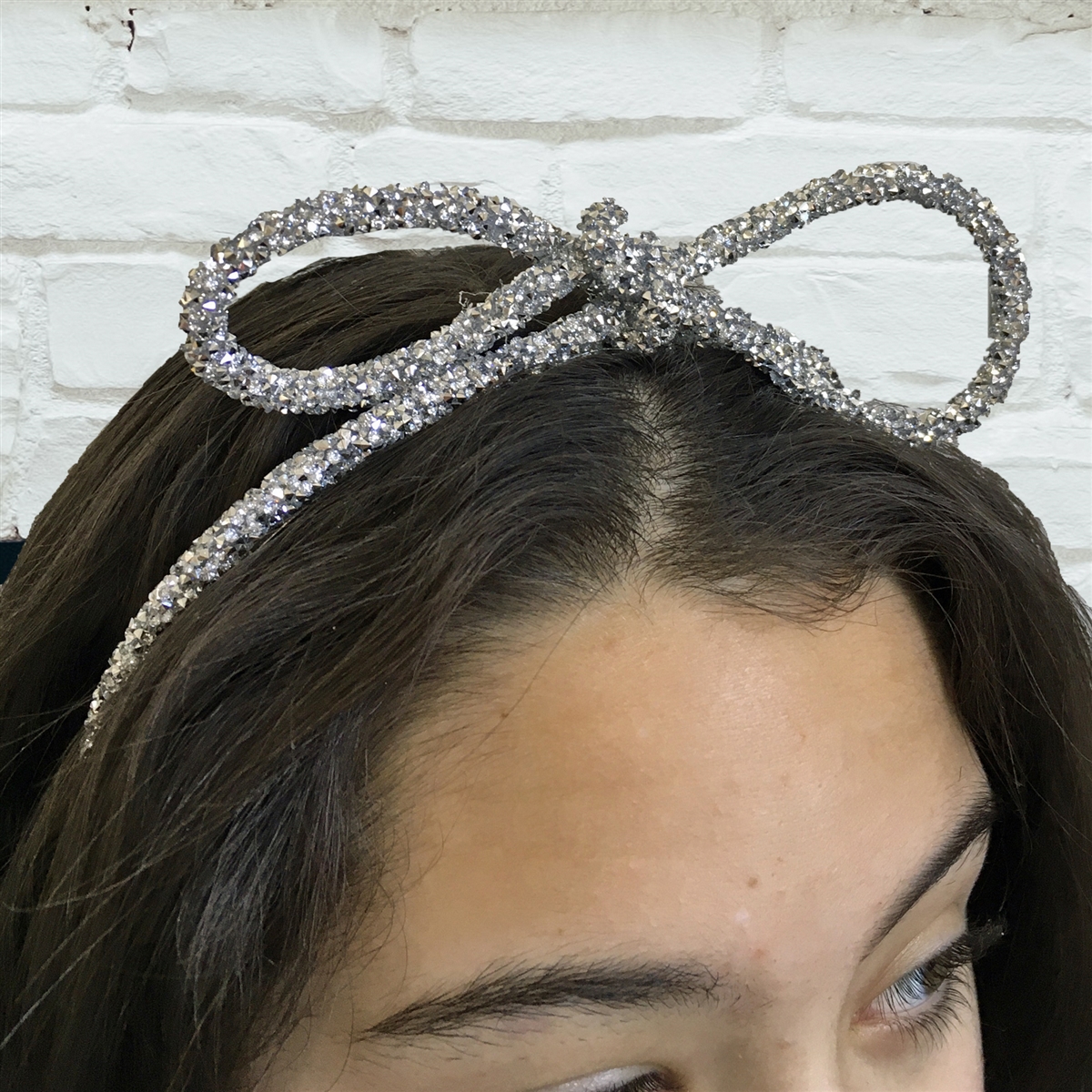 Fashion Culture Glittering Rhinestone Rope Big Bow Headband, Silver
